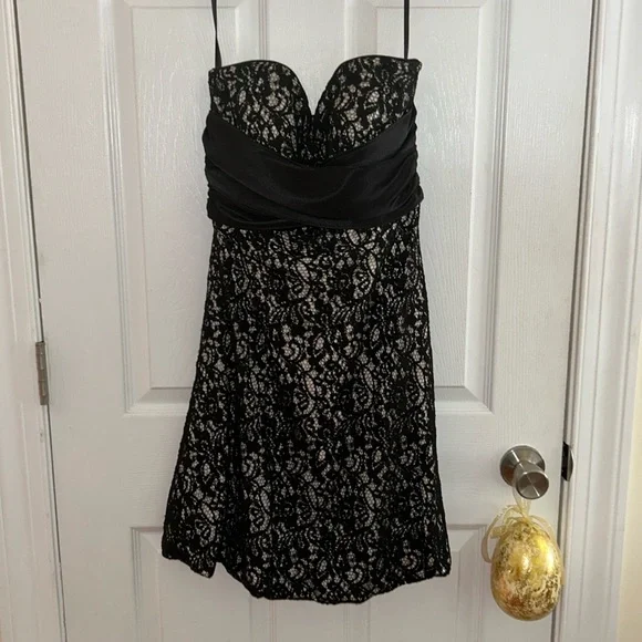 White House Black Market Cocktail Dress - Picture 1 of 6